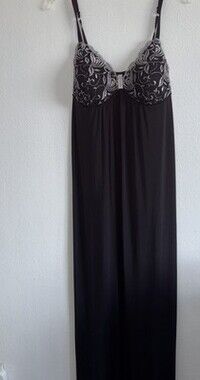 Ambrielle Vintage Black Silver Thread Embriodered Cups Stretch  Nightgown Size M